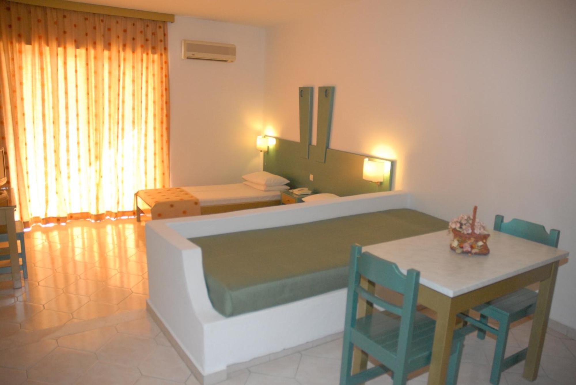 Trianta Hotel Apartments Ialysos  Room photo